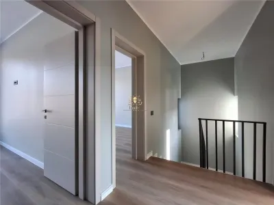 Oferta- Pret valabil 10 zile! Casa de LUX 4 camere -dresing- Bucium Visani. Comision 0! - foto 7