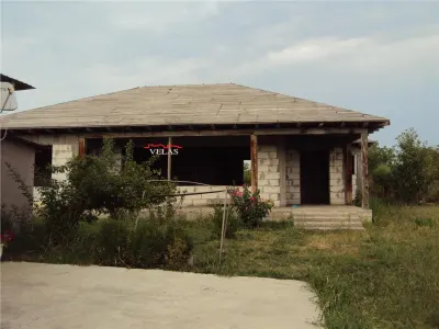 Casa in constructie si hala, Suraia - foto 5
