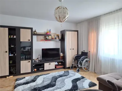 Apartament 3 camere, et 3, CT, balcon mare, doua bai - foto 1