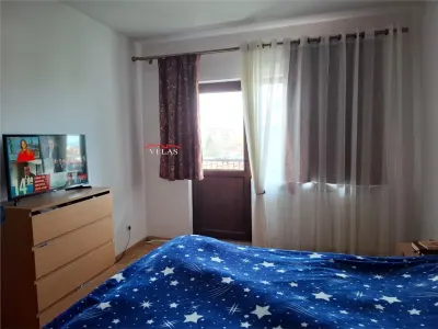 Apartament 3 camere, et 3, CT, balcon mare, doua bai - foto 2