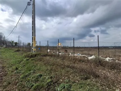 IDEAL PENTRU INVESTITIE! 10000MP Teren la asfalt Voinesti! Utilitatile pe teren! - foto 3