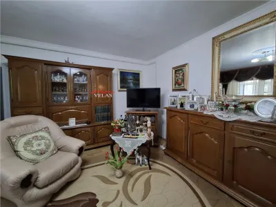 Apartamnet 2 camere, transformat in 3 camere, parter, Longinescu - Focsani