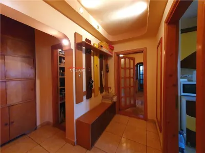 Apartament 4 camere, et 3, CT, izolat ext, Est, bdul Brailei - Focsani