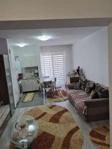 Apartament tip studio,Tractorul-Maurer, etajul 2,mobilat,parcare,129000 Euro - Brasov