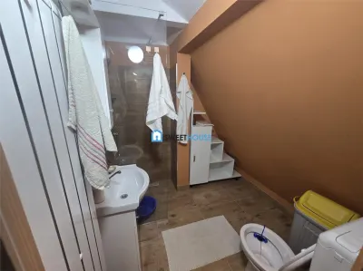 Apartament in casa 3 camere, Zona Ultracentrala Fagaras - foto 11