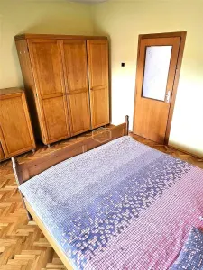 O proprietate rara | Locuinta generoasa + spațiu comercial cu acces din strada - foto 12