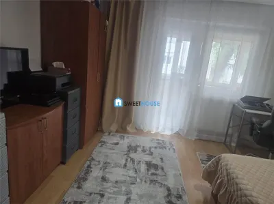 Apartament cu trei camere parter cu 2 balcoane  Zona Radu Negru - foto 8