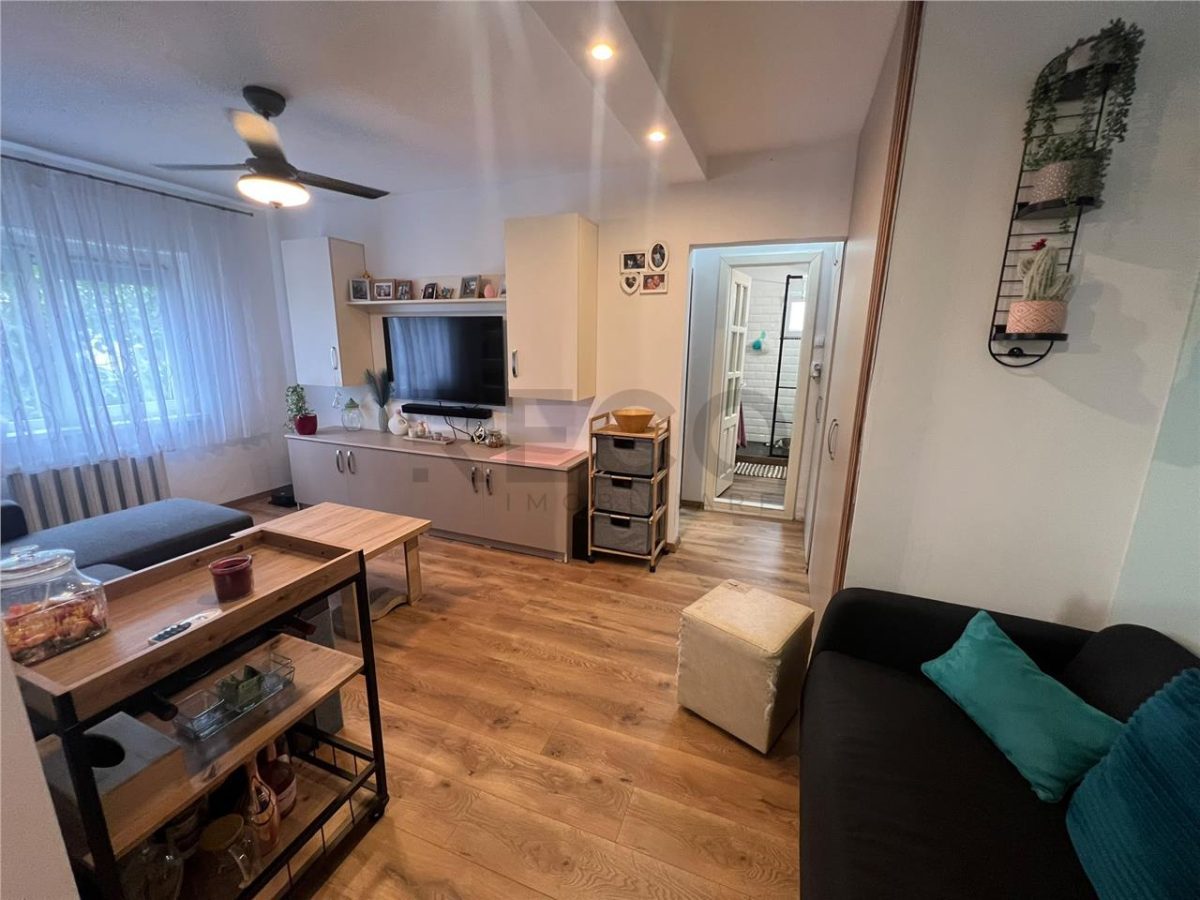 RECO, Apartament 3 camere, decomandat, renovat complet, etaj intermediar - Oradea