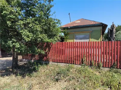 Casa de vanzare in sat Novaci , teren de 865 mp, acces asfaltat,Ocazie! - Novaci