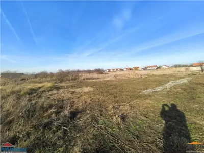 Teren 400 mp in Confectii cu 2 fronturi stradale - foto 4