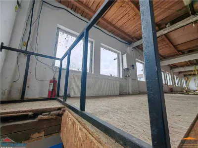 Hala de 300 mp - central - in zona Parneava - foto 6