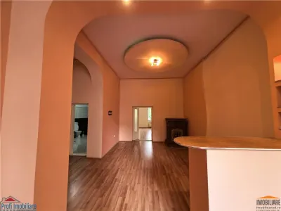 Apartament etaj 1 ultracentral langa Primaria Arad - foto 3