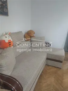 Se vinde apartament cu 3 camere  , etaj 2, Micro V - foto 1