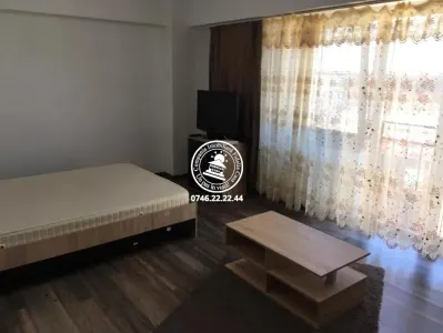 Apartament 1 camera, Piata Nicolina , bloc din 2020 - foto 1