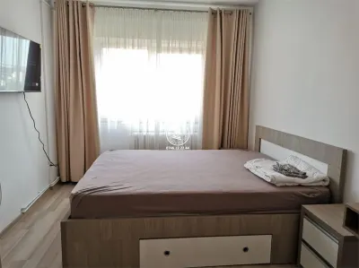 Apartament 2 camere, decomandat, renovat - Podu Ros - foto 1