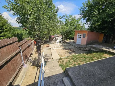 Casa 4 camere , 260 mp teren ,zona Ticau - Iasi - Iasi
