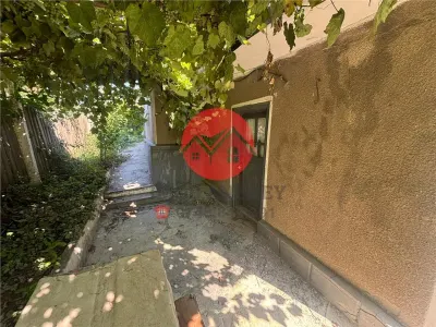 Casa batraneasca de vanzare cu teren si potential excelent in Tulcea - foto 3