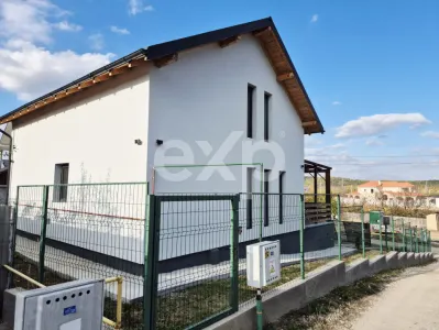Casă P+M de vânzare – Pitești, Str. Constantin Dobrogeanu Gherea - Finalizată - foto 3