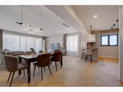Modern 3-Bedroom Apartment for Rent - foto 9