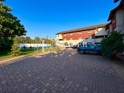 5-Bedroom Villa with Private Garden & Tennis Court - foto 2