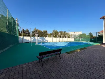 5-Bedroom Villa with Private Garden & Tennis Court - foto 3