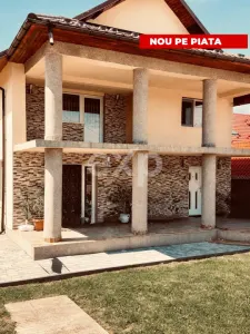 VÂNZARE CASĂ • ALBOTA • CURTE GENEROASĂ - Albota