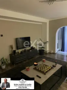 Apartament 3 Camere Decomandat, 80 mp, Etaj 2 - Zona Clubul Sportiv, Târgoviște - Targoviste