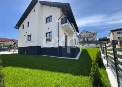 Casă spațioasă și modernă de vânzare în Trivale – panoramă superbă - foto 2