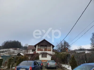 Casă la Padure cu 6 camere de vânzare – Curtea de Argeș, zona Bușaga - foto 1