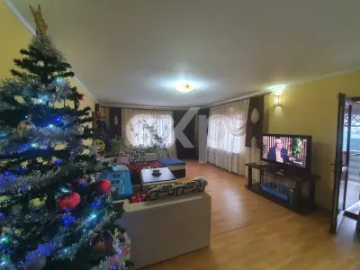 Casă la Padure cu 6 camere de vânzare – Curtea de Argeș, zona Bușaga - foto 3