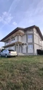 Duplex complet pentru 2 familii – 326 mpși 2.000 mp teren, lângă Pitesti - foto 4