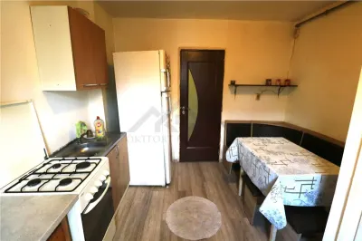Apartament 3 camere , centrala proprie , zona Dambovita - foto 7