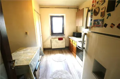 Apartament 3 camere , centrala proprie , zona Dambovita - foto 8