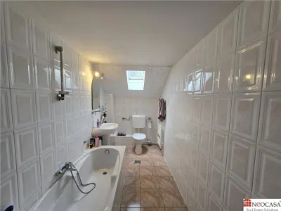 Vila versatila 7 camere + Garaj, Pivnita si Centrala Proprie, zona 1 Mai - Ion Mihalache | Ideala locuinta sau clinica - foto 23