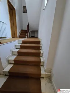 Vila versatila 7 camere + Garaj, Pivnita si Centrala Proprie, zona 1 Mai - Ion Mihalache | Ideala locuinta sau clinica - foto 8