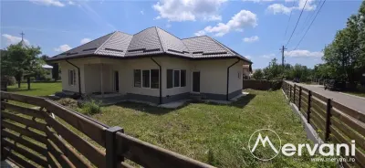 Casa de vanzare cu 4 camere in Brebu - Brebu
