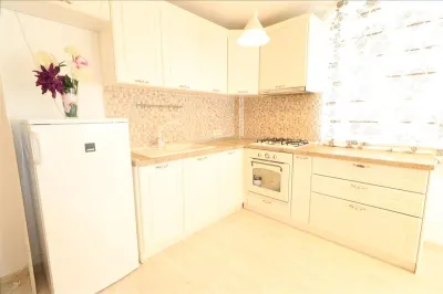 AP 2 CAM CUG PEPINIERII LOC DE PARCARE SI BOXA, MOBILAT - foto 9