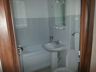 Apartament 2 Camere Decomandat – Podu Roș, Centrală Proprie - foto 6