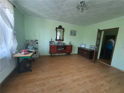 Casa singur in curte cu  700mp teren in orasul Avrig, 25km distanta de Sibiu - foto 11