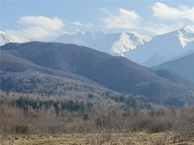 Teren intravilan 2500mp  pe Valea Avrigului,optim casa de vacanta - foto 11