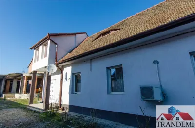 Casa singur in curte cu 1.300 mp teren  - zona Calea Turnisorului - foto 2