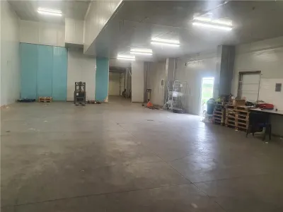 Hală Frigorifică 1000mp cu spațiu birouri 200mp in Zona Industrială - foto 3