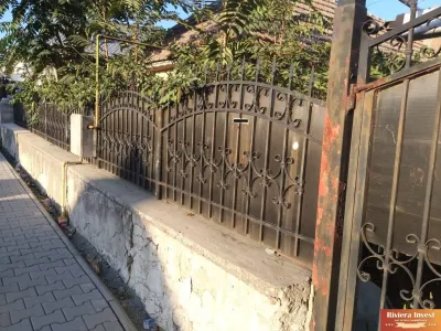 Navodari, strada Plopilor, teren 2352 mp cu casa renovabila/ demolabila - foto 2