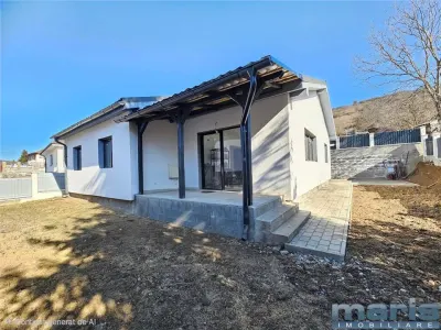 De vanzare casa in Sancraiu de Mures zona Laguna - Pestisorul - foto 1