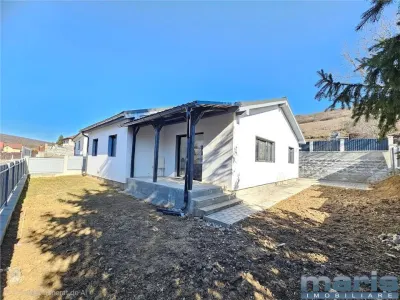 De vanzare casa in Sancraiu de Mures zona Laguna - Pestisorul - foto 2