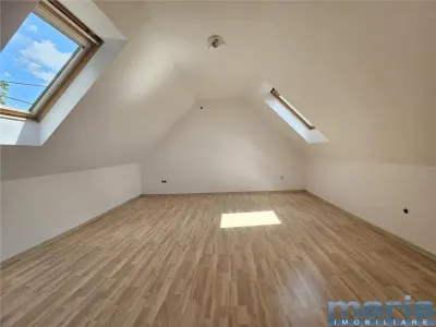 Casa 4 camere, S 110 mp Centru cu panouri pretabil servicii, birouri. - foto 2