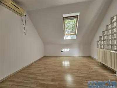Casa 4 camere, S 110 mp Centru cu panouri pretabil servicii, birouri. - foto 4