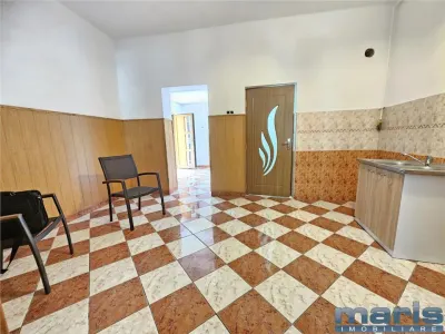 Casa 4 camere, S 110 mp Centru cu panouri pretabil servicii, birouri. - foto 7