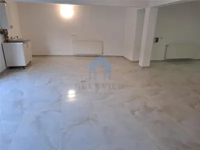 Spatiu Comercial, Intre Lacuri - foto 3