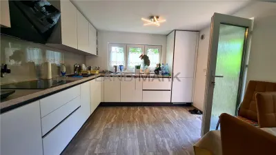 Casa pentru 2 familii, acces auto , zona Blascovici - foto 13
